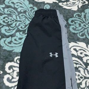 Boys large Under armour warm-up pants